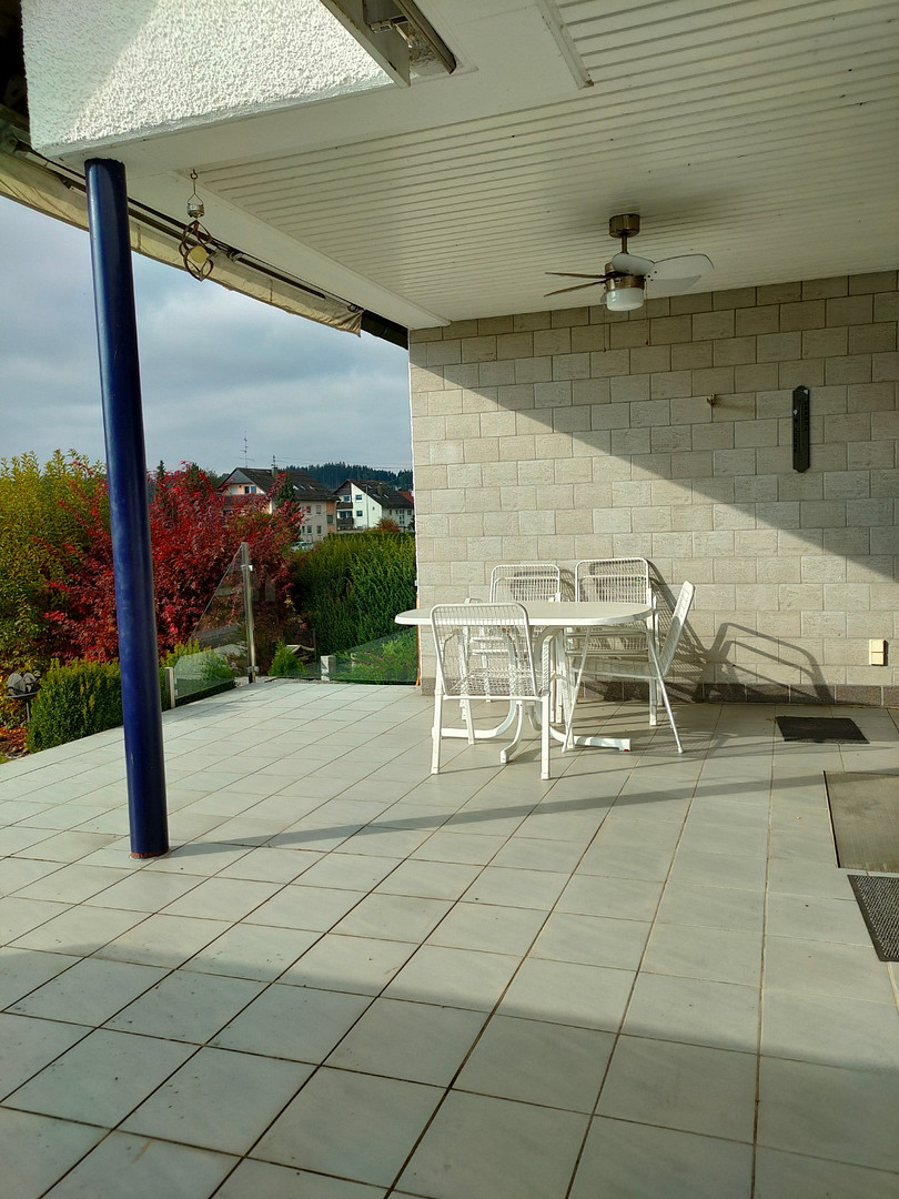 Gepflegte Wohnung im Zweifamilienhaus mit 5 Zimmern sowie Terrasse, Einbauküche und neuem Bad – Holzheim – Vorschaubild 26