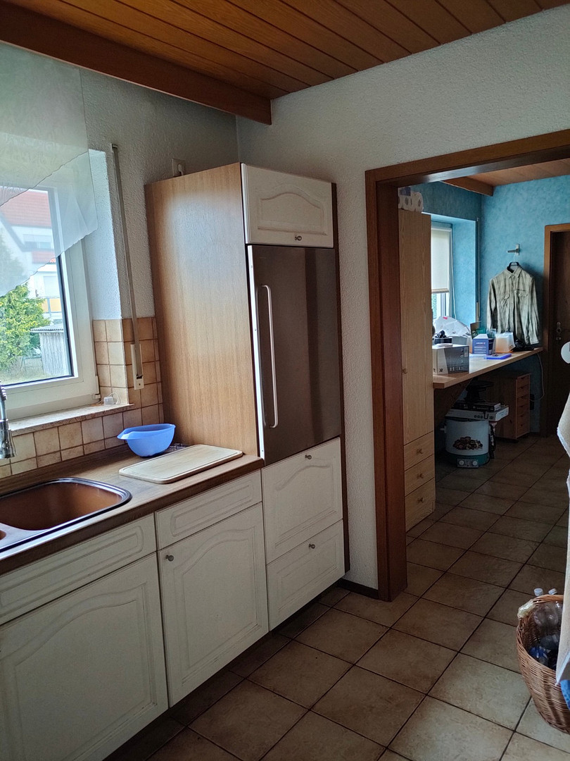 Gepflegte Wohnung im Zweifamilienhaus mit 5 Zimmern sowie Terrasse, Einbauküche und neuem Bad – Holzheim – Vorschaubild 13
