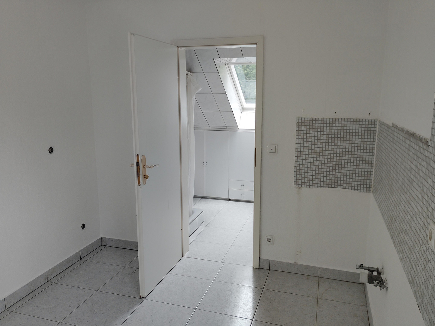NEU: Attraktive, 2-Zimmer-DG-Wohnung in Herne-Mitte im 3-FH mit Fußbodenheizung – Viktor-Reuter-Straße 42b, 44623 Herne(Herne-Mitte) – Vorschaubild 14