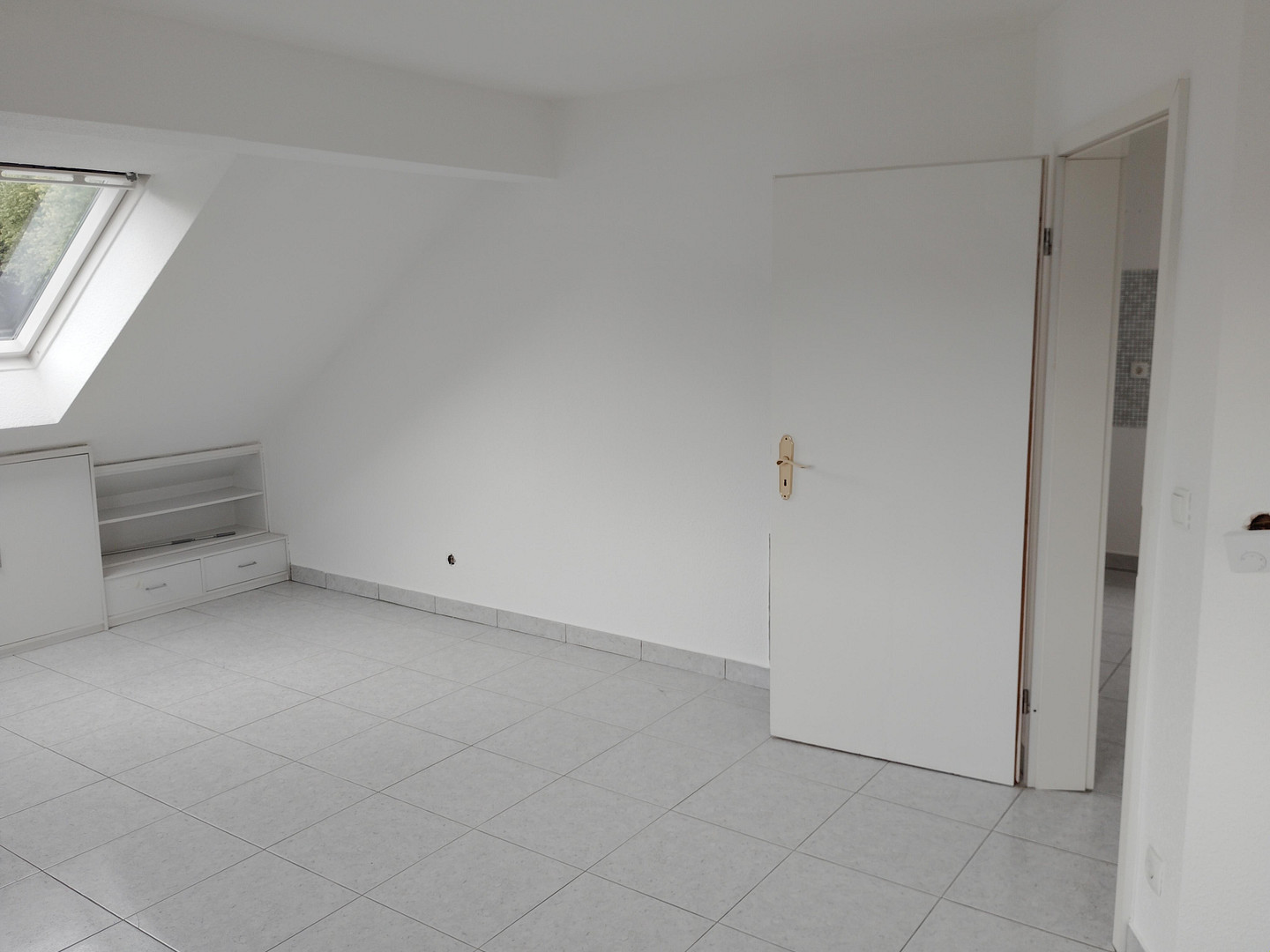 NEU: Attraktive, 2-Zimmer-DG-Wohnung in Herne-Mitte im 3-FH mit Fußbodenheizung – Viktor-Reuter-Straße 42b, 44623 Herne(Herne-Mitte) – Vorschaubild 4
