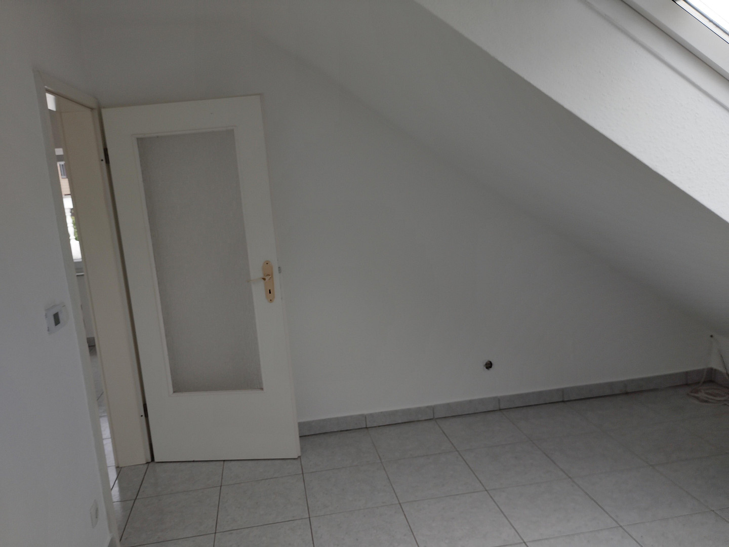 NEU: Attraktive, 2-Zimmer-DG-Wohnung in Herne-Mitte im 3-FH mit Fußbodenheizung – Viktor-Reuter-Straße 42b, 44623 Herne(Herne-Mitte) – Vorschaubild 6