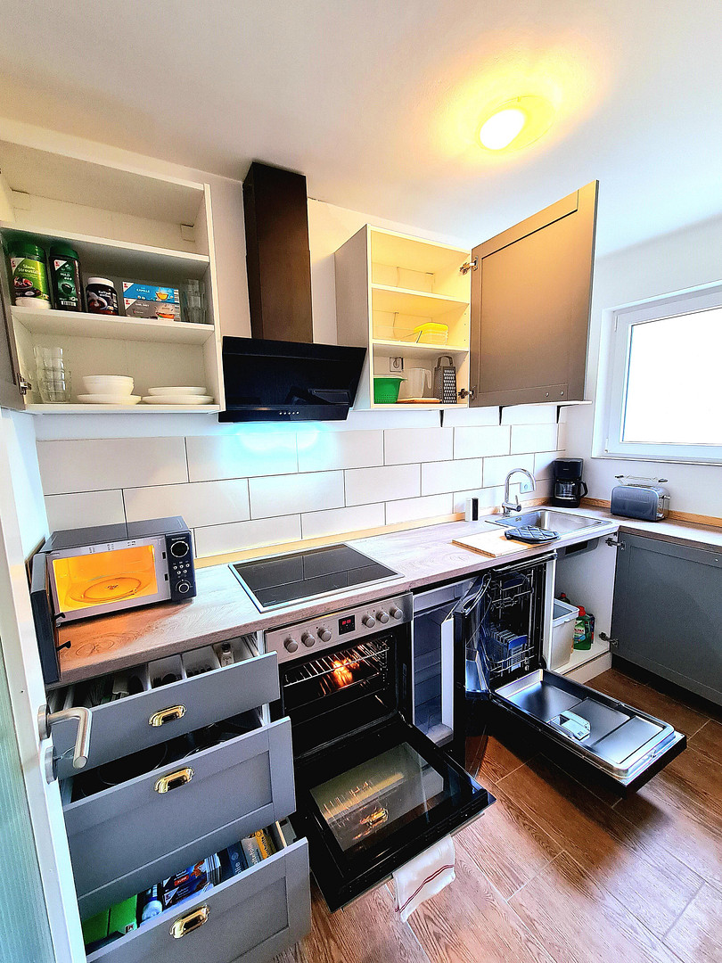 Hochwertig kernsanierte und möblierte 1,5 Zimmer Whg, schlüsselfertig mit Balkon und Küche-Derendorf – Rather Straße 94, 40476 Düsseldorf(Derendorf) – Vorschaubild 8