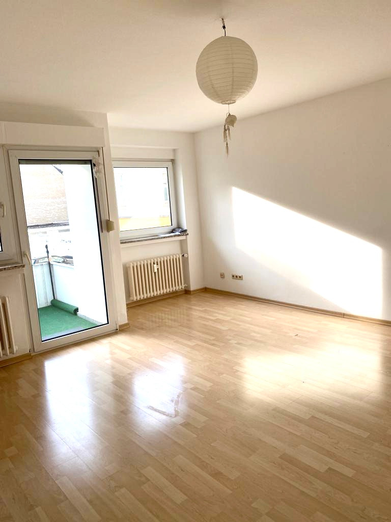 Schöne 1-Zimmer-Wohnung mit Einbauküche Bad und Balkon in Wiesbaden #11 – Schiersteiner Straße, 65187 Wiesbaden – Vorschaubild 2