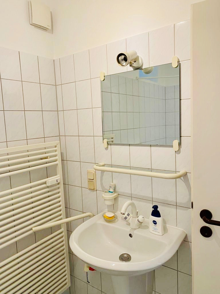 Schöne 1-Zimmer-Wohnung mit Einbauküche Bad und Balkon in Wiesbaden #11 – Schiersteiner Straße, 65187 Wiesbaden – Vorschaubild 4