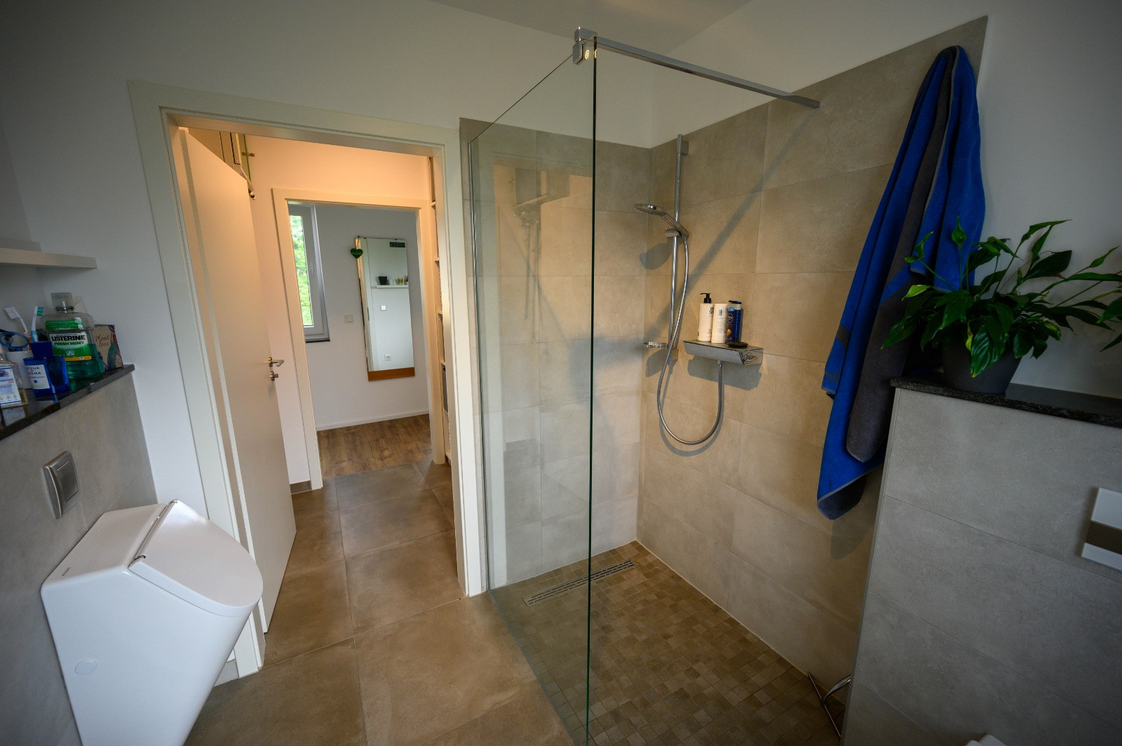 Moderne, großzügig geschnittene,lichtdurchflutete Wohnung in Architektenhaus – Essen(Heidhausen) – Vorschaubild 12