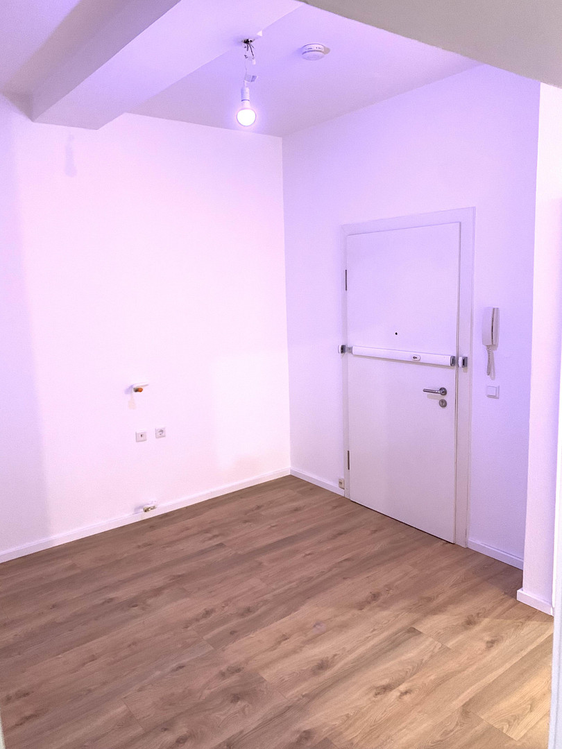 Kernsanierte 99 qm Wohnung mit Einbauküche zum Erstbezug inkl. neuer Einbauküche – Brehmstraße 75, 40239 Düsseldorf(Düsseltal) – Vorschaubild 2