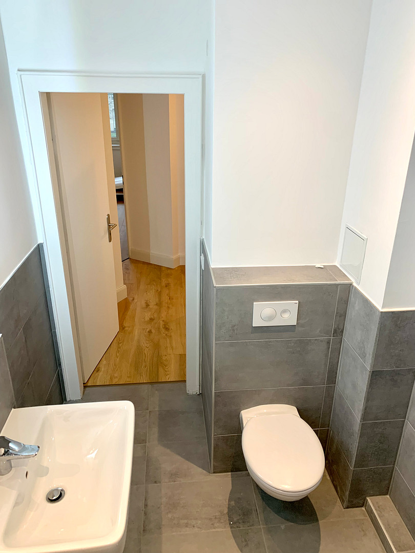 Kernsanierte 99 qm Wohnung mit Einbauküche zum Erstbezug inkl. neuer Einbauküche – Brehmstraße 75, 40239 Düsseldorf(Düsseltal) – Vorschaubild 9