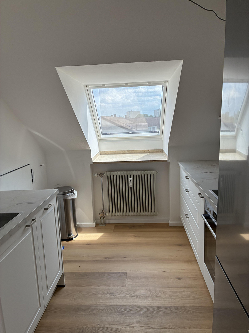 Großzügiges 1 DG Apartment mit Loggia – Neumarkterstr, 81673 München – Vorschaubild 3