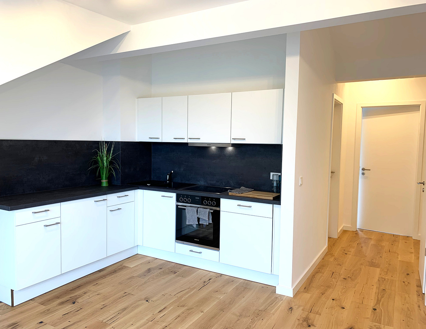 Hochwertige 1,5-Zimmer-Wohnung mit Südwest-Balkon in Hamburg-Marienthal – Holstenhofweg 10, 22041 Hamburg(Wandsbek) – Vorschaubild 3