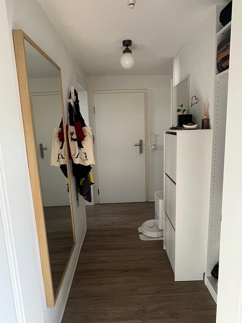 Von PRIVAT _ Komplettsanierung 2021, 2,5 ZW, DG, S-Zuffenhausen, nahe Stadtpark, S-Bahn + A81 – Foto 14