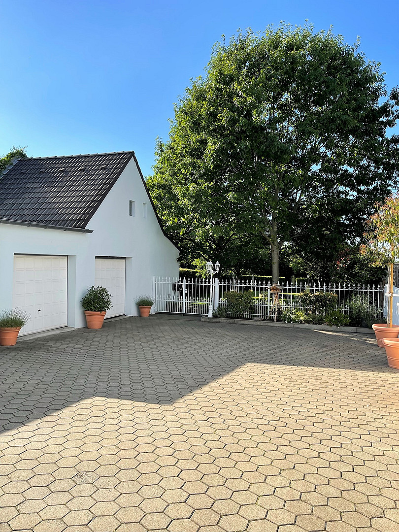 Wohnen und Arbeiten: Stilvolles Mehrfamilien- und Geschäftshaus mit großem Garten. – Dortmund(Wambel) – Vorschaubild 11