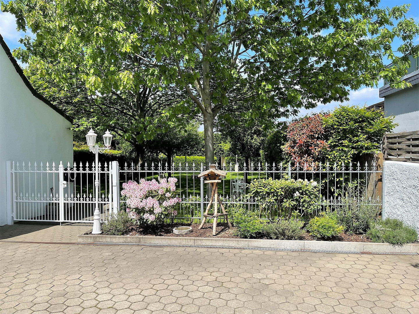 Wohnen und Arbeiten: Stilvolles Mehrfamilien- und Geschäftshaus mit großem Garten. – Dortmund(Wambel) – Vorschaubild 12