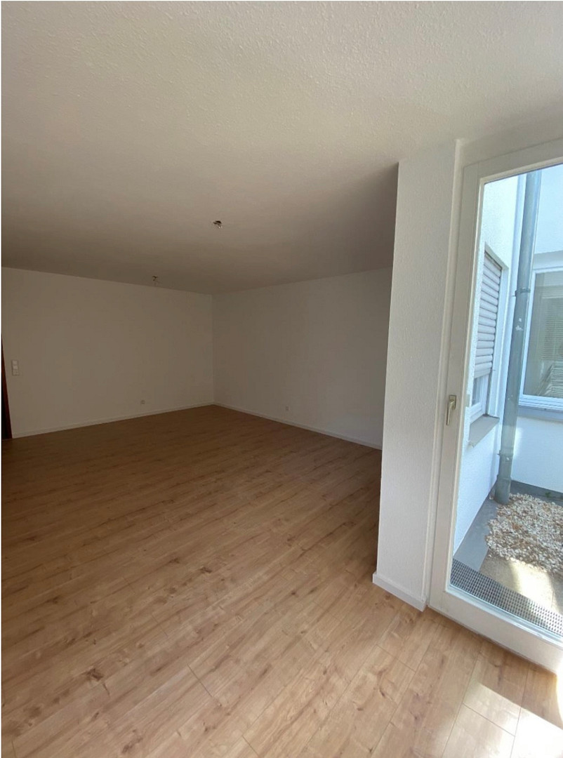 Helle & frisch renovierte Wohnung mit Terrasse im Grünen inkl. TG Stellplatz – Talstraße 69 d, 70188 Stuttgart(Ost) – Vorschaubild 2