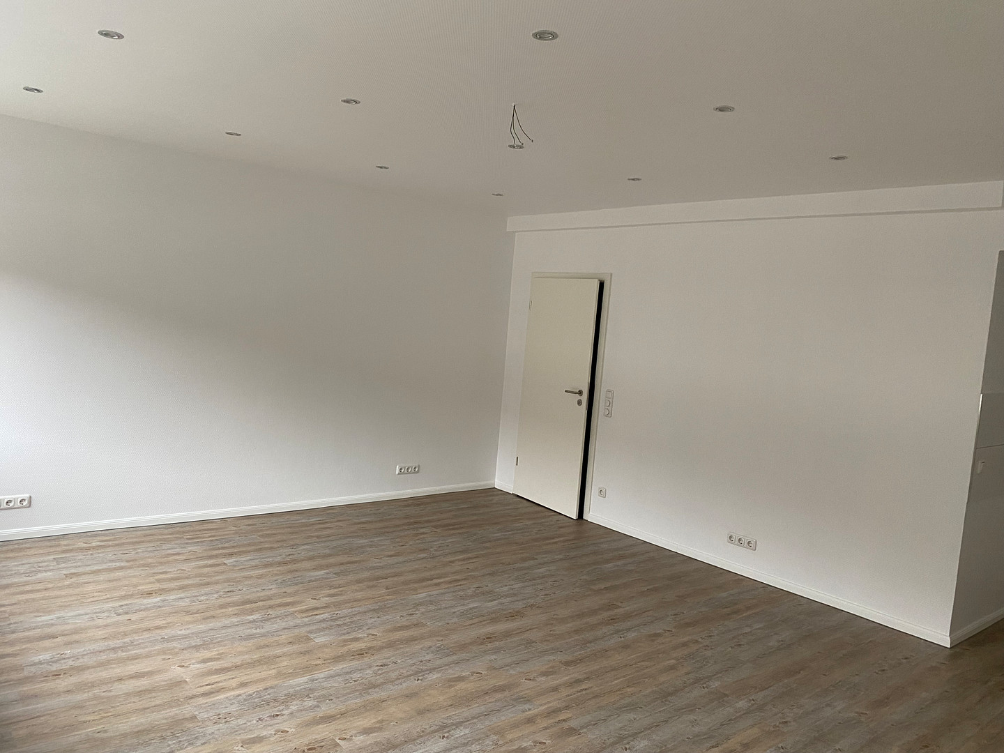 Kernsaniertes (2023) Appartment 3.OG,   Fernwärme, lichtdurchflutet, LED-Strahler, Rheinhausen – Hochemmericher Straße 64, 47226 Duisburg(Hochemmerich) – Vorschaubild 7