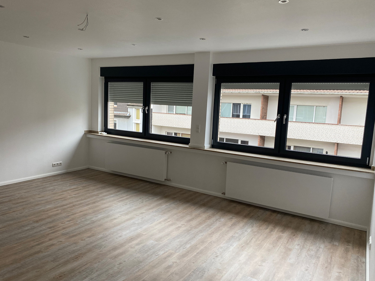 Kernsaniertes (2023) Appartment 3.OG,   Fernwärme, lichtdurchflutet, LED-Strahler, Rheinhausen – Hochemmericher Straße 64, 47226 Duisburg(Hochemmerich) – Vorschaubild 6