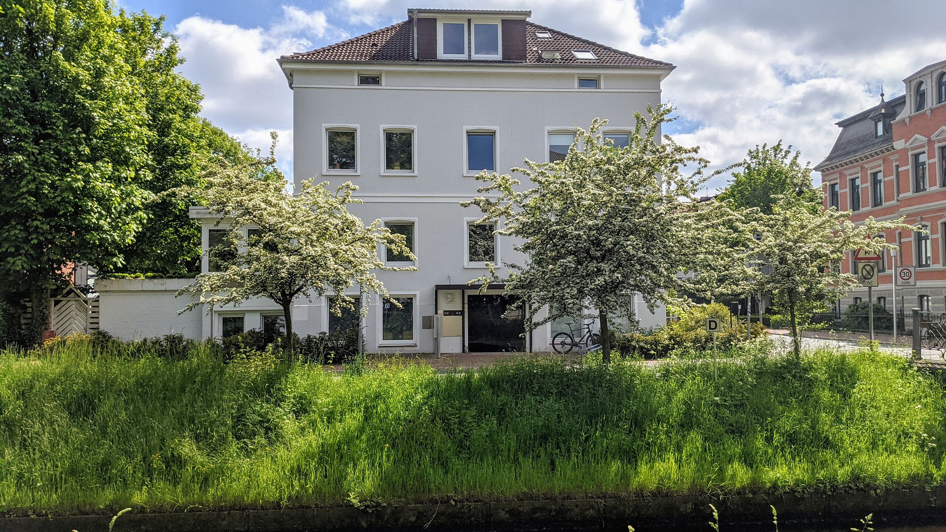 Traumhafte 2,5-Zimmer-Wohnung mit Wintergarten und Balkon  (Dobbenviertel) – 26122 Oldenburg(Oldenburg (Oldb)) – Vorschaubild 2