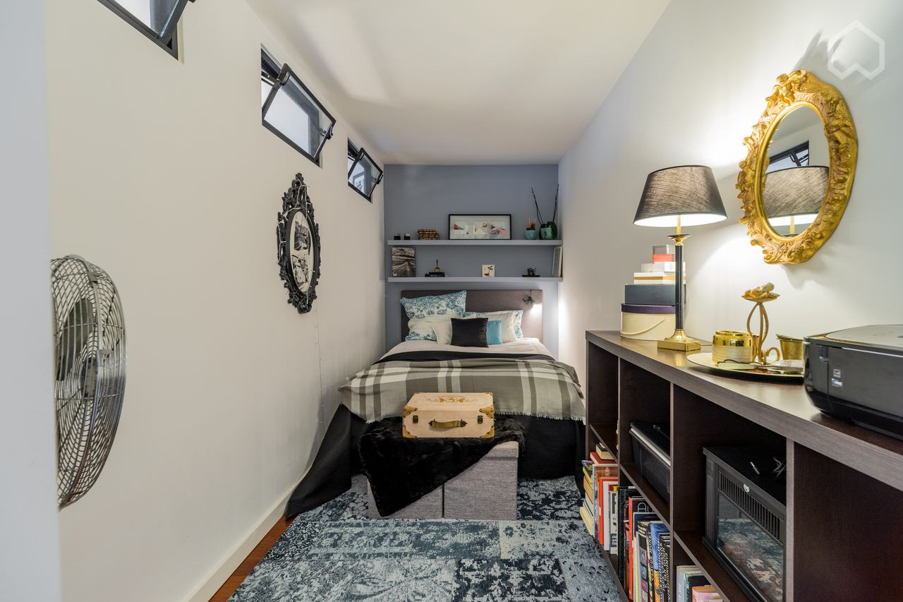 Exklusive, modernisierte und möblierte 2,5-Zimmer DG-Wohnung und Tiefgarage. – Karlsruhe Straße / Kurfürstendamm, 10711 Berlin(Halensee) – Vorschaubild 14