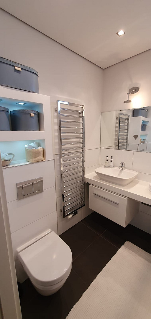Exklusive, modernisierte und möblierte 2,5-Zimmer DG-Wohnung und Tiefgarage. – Karlsruhe Straße / Kurfürstendamm, 10711 Berlin(Halensee) – Vorschaubild 5