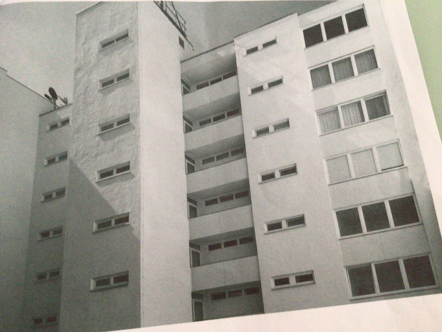 Exklusive, modernisierte und möblierte 2,5-Zimmer DG-Wohnung und Tiefgarage. – Karlsruhe Straße / Kurfürstendamm, 10711 Berlin(Halensee) – Vorschaubild 17