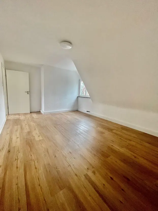 Freistehendes Einfamilienhaus Garten, Garage Nürnberg-Katzwang provisionsfrei sofort bezugsfrei – Donizettistraße 38 Katzwang, 90453 Nürnberg(Katzwang) – Vorschaubild 6