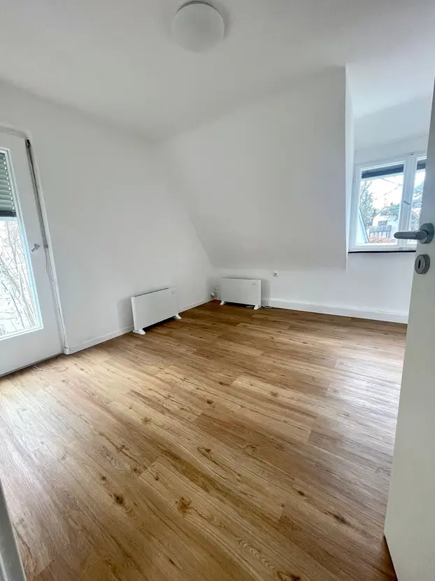 Freistehendes Einfamilienhaus Garten, Garage Nürnberg-Katzwang provisionsfrei sofort bezugsfrei – Donizettistraße 38 Katzwang, 90453 Nürnberg(Katzwang) – Vorschaubild 14