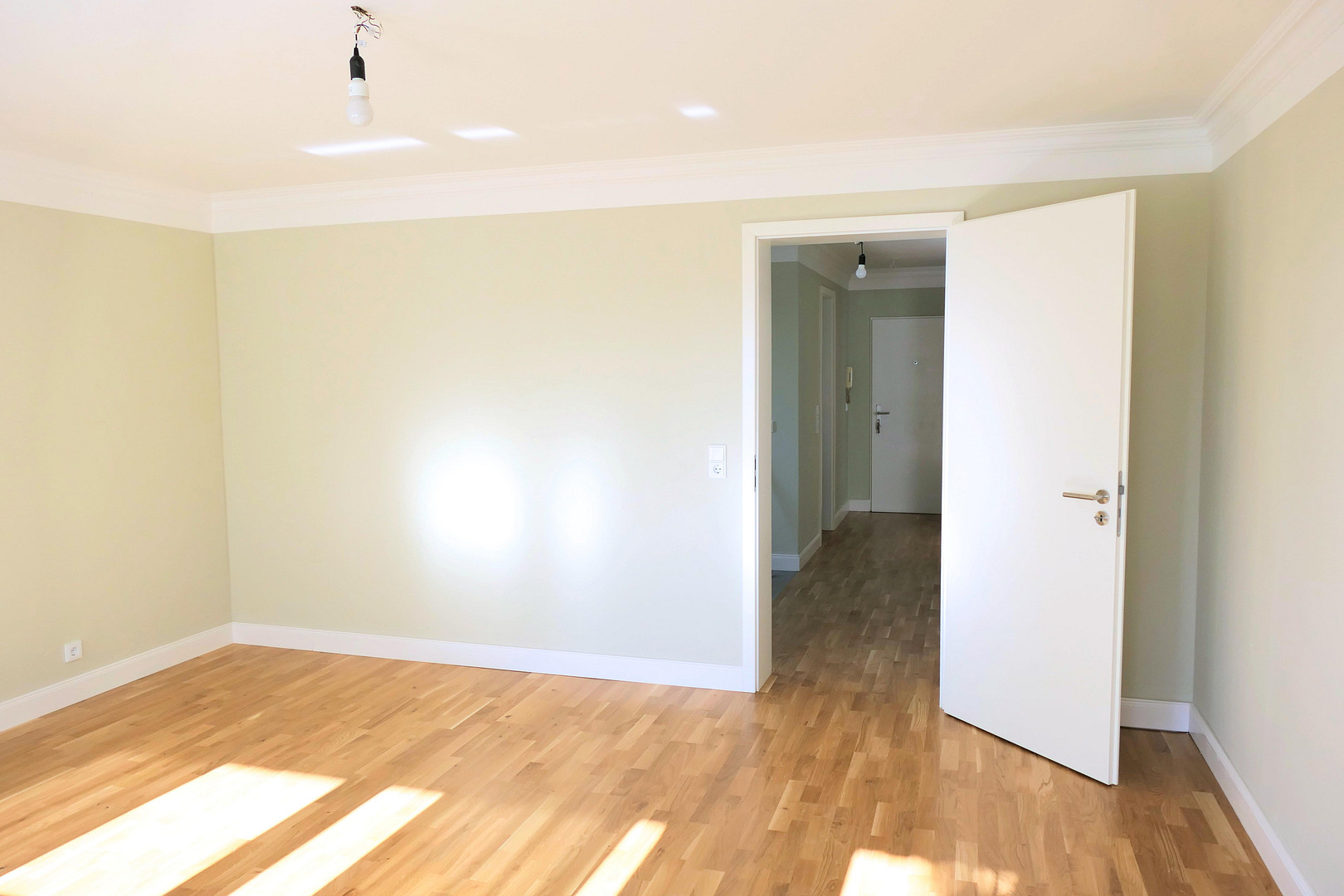 *V Privat* 2 Zimmer Wohnung - Modern Kersaniert - Fernwärme - ab sofort verfügbar – Wiesbaden – Vorschaubild 7