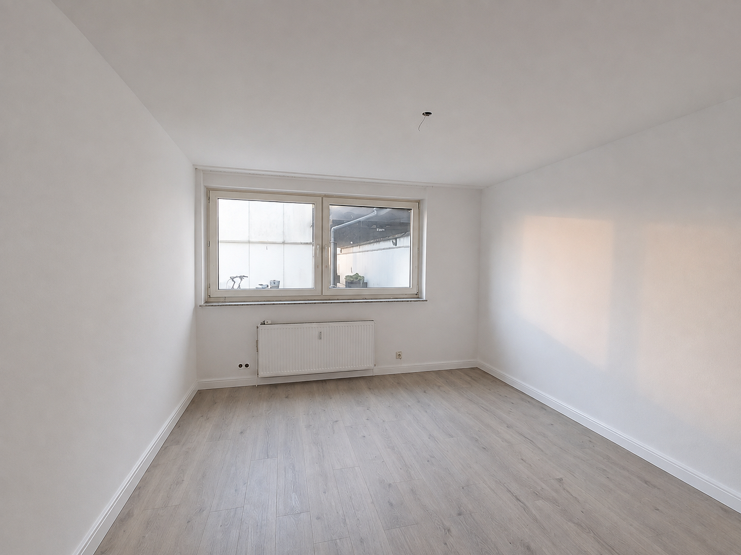Helle 3 Zimmer- Ergeschosswohnung | inkl. Einbauküche + Balkon – Sternstr. 54, 47798 Krefeld(Stadtmitte) – Vorschaubild 5