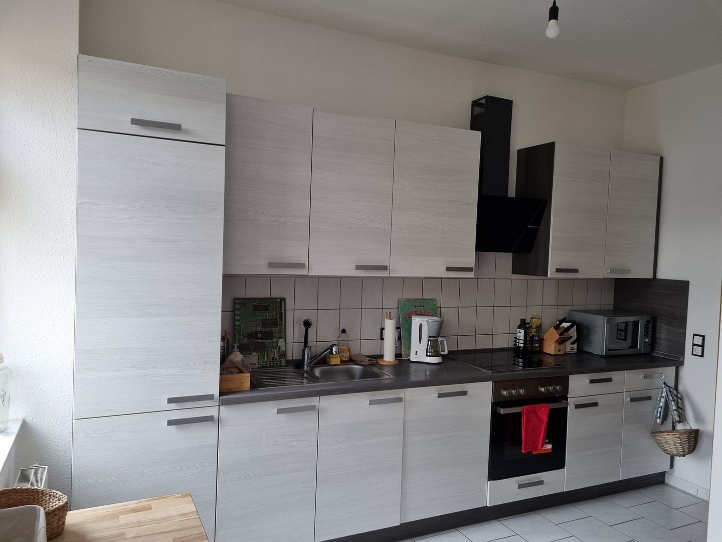 Charmante und großzügige und zentrumsnahe Wohnung inklusive Küche mit Balkonoption WG geeignet – Lassallestr. 7, 99086 Erfurt(Johannesvorstadt/Johannesplatz) – Vorschaubild 2