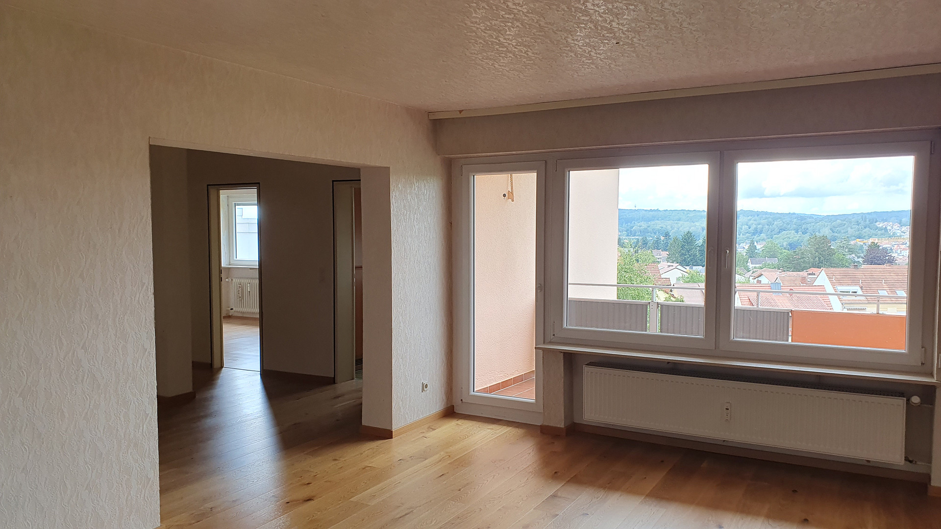 Schöne Wohnung in Dudweiler (Süd) Nähe Uni – Dudweiler – Vorschaubild 2