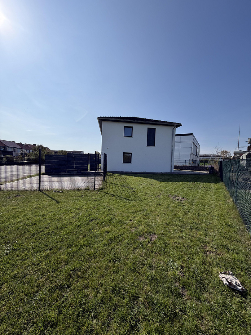 Gewerbehaus m. Wohnmöglichkeit