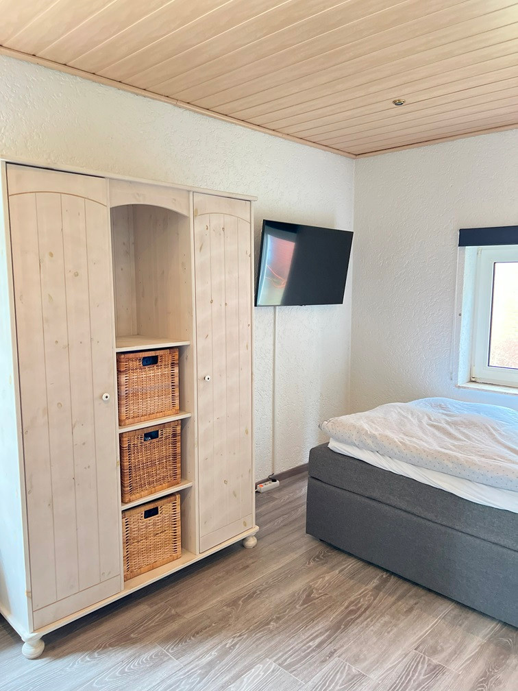 Traumhafter Resthof in absoluter Alleinlage direkt hinterm Eiderdeich mit eigenem Leuchtturm! – Lehe – Vorschaubild 46