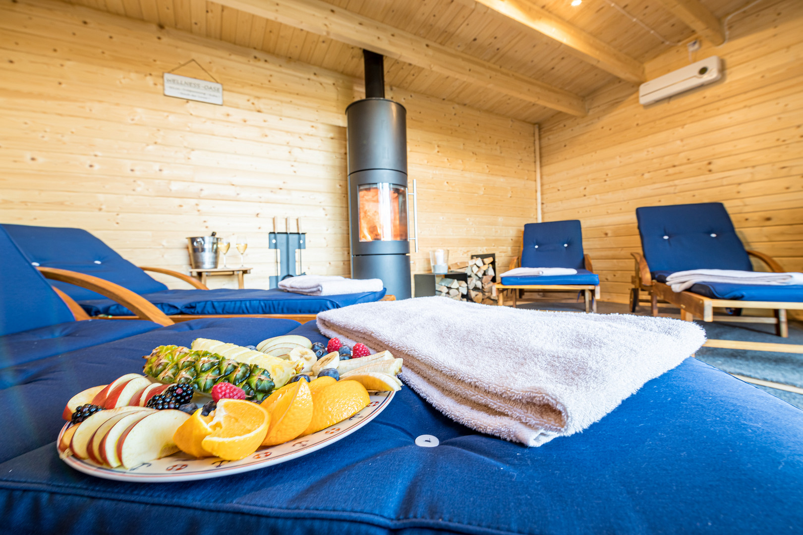 Traumhafter Resthof in absoluter Alleinlage direkt hinterm Eiderdeich mit eigenem Leuchtturm! – Lehe – Vorschaubild 34