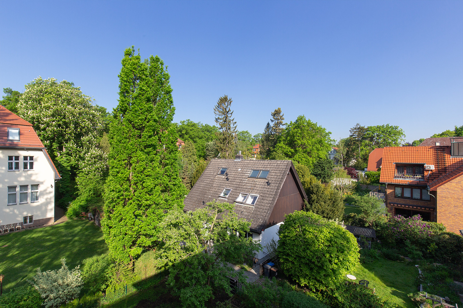 Wohnen + Kapitalanlage: Top gepflegtes, aufwendig saniertes 30er-Jahre-Haus in 1A-Lage Zehlendorf – 14167 Berlin(Zehlendorf) – Vorschaubild 25