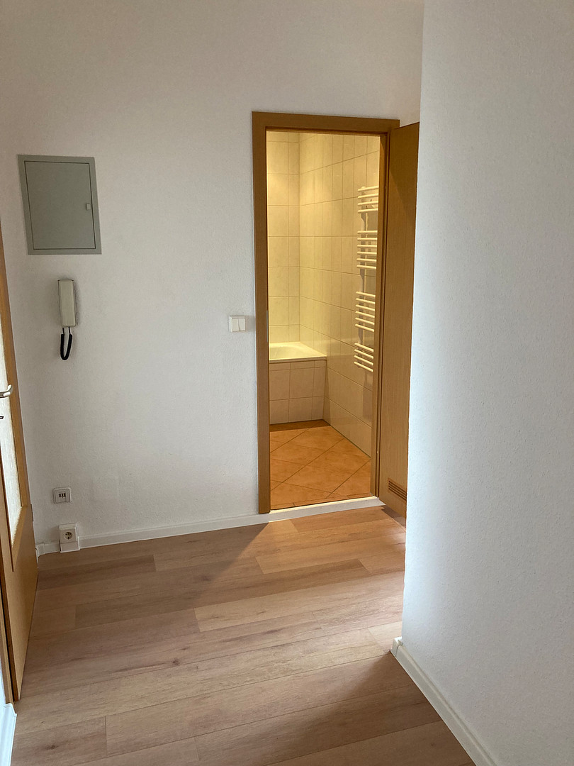 MEGA Ausblick, Küche, Fußboden und Badezimmer neu – Kurt Schneider Str. 22, 9122 Chemnitz(Markersdorf) – Vorschaubild 9