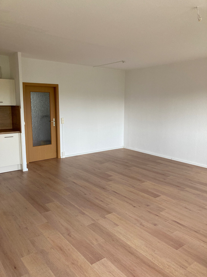 MEGA Ausblick, Küche, Fußboden und Badezimmer neu – Kurt Schneider Str. 22, 9122 Chemnitz(Markersdorf) – Vorschaubild 3