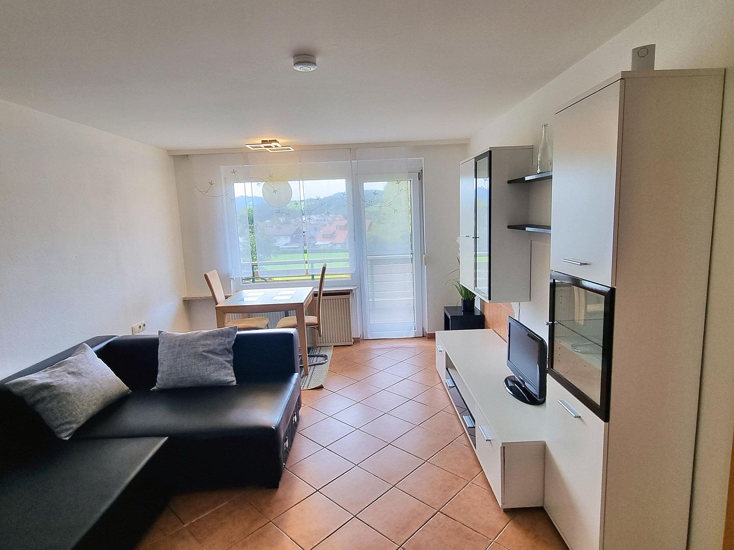 Hohe Mietrendite oder sofort selber einziehen! Exklusive sonnige 2-Zi-Wohnung mit Balkon in Weiler – 88171 Weiler-Simmerberg(Weiler im Allgäu) – Vorschaubild 8