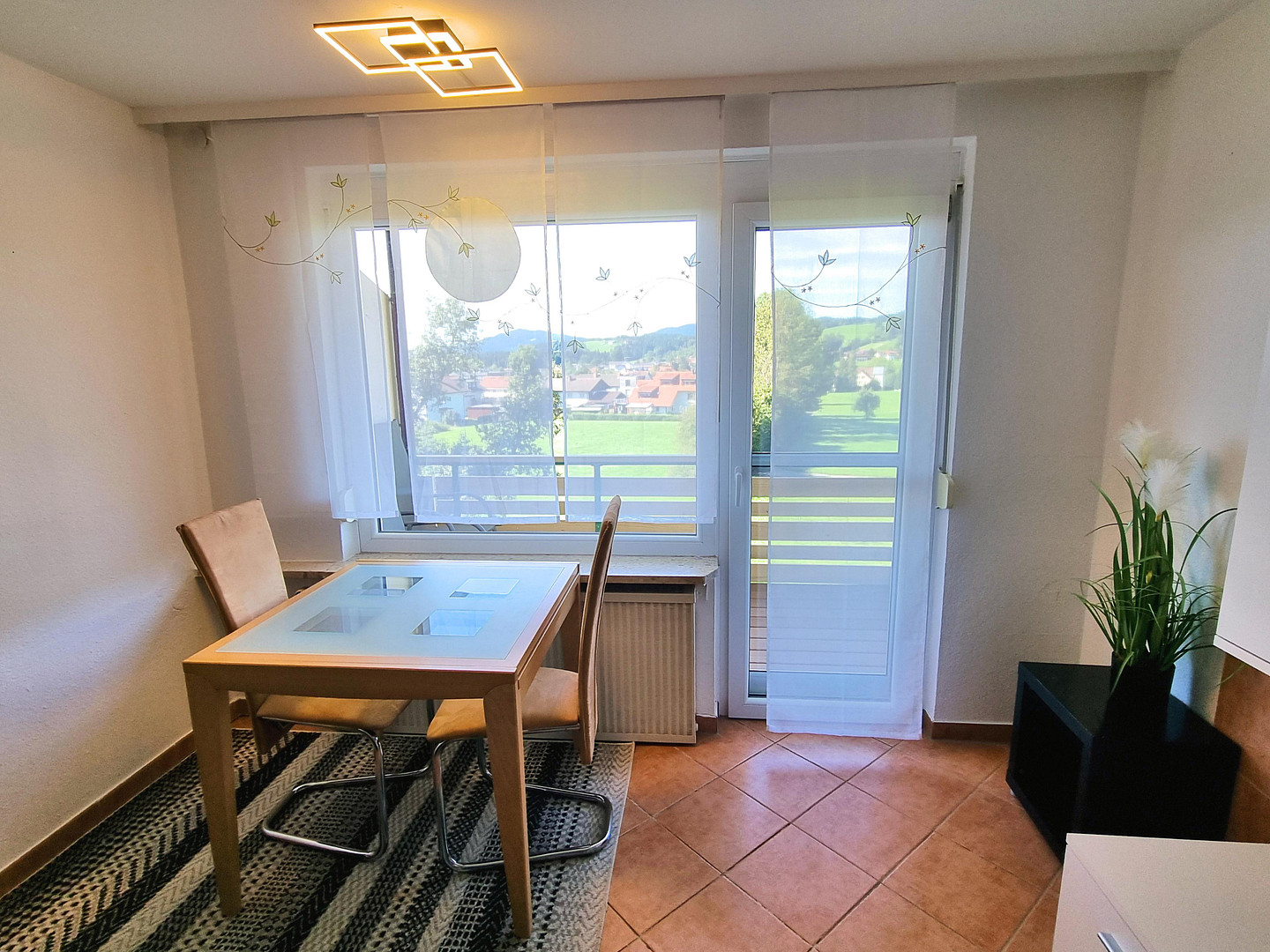 Hohe Mietrendite oder sofort selber einziehen! Exklusive sonnige 2-Zi-Wohnung mit Balkon in Weiler – 88171 Weiler-Simmerberg(Weiler im Allgäu) – Vorschaubild 9