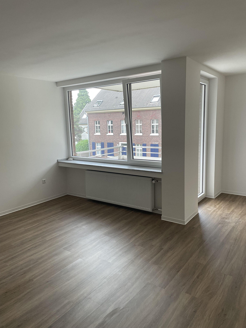 Top Lage in Heerdt - Top Wohnung - sehr gut geschnittene 4-Zimmer Wohnung - neue Küche – 40549 Düsseldorf(Heerdt) – Vorschaubild 2