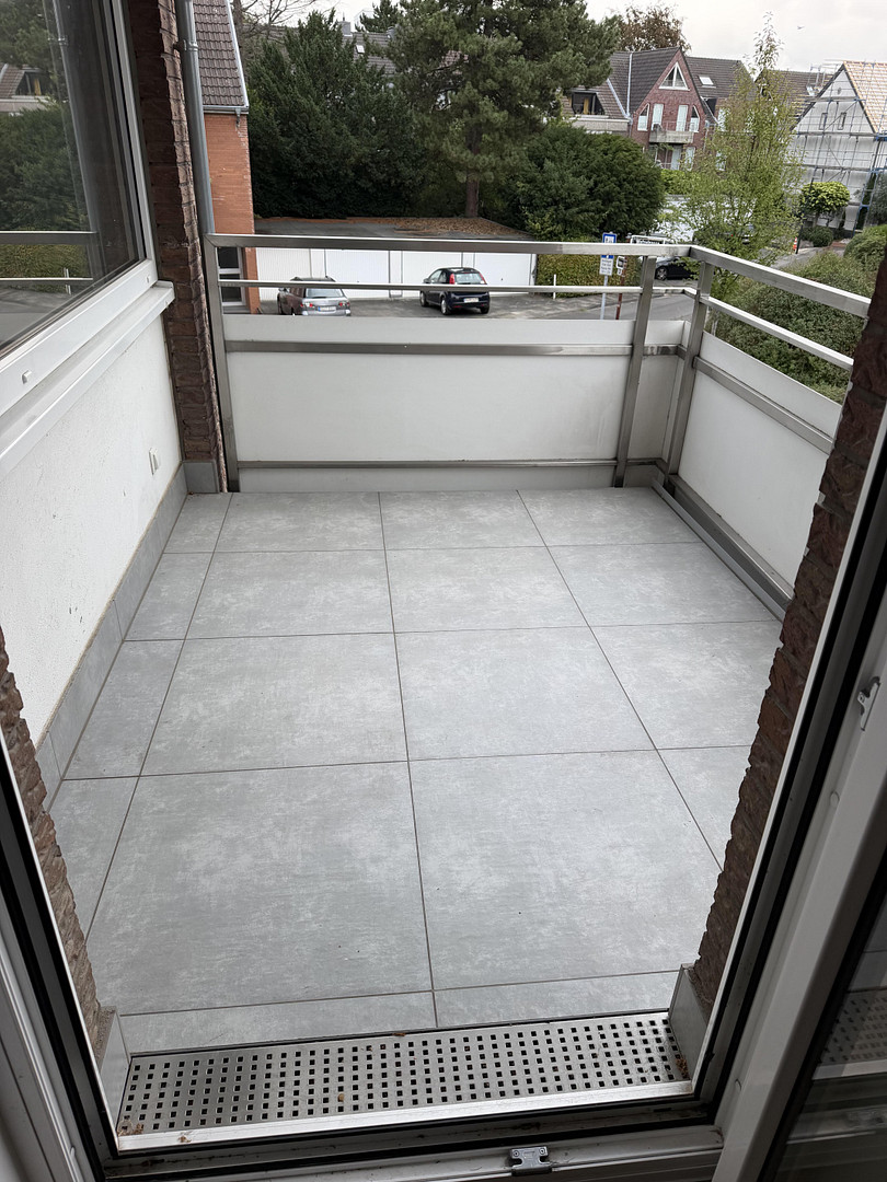 Top Lage in Heerdt - Top Wohnung - sehr gut geschnittene 4-Zimmer Wohnung - neue Küche – 40549 Düsseldorf(Heerdt) – Vorschaubild 8