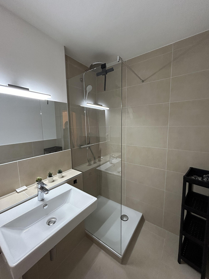 Perfekt für Pendler, befristet auf 2 Jahre: Sanierte, möblierte Wohnung im Herzen von Sülz – Köln(Sülz) – Vorschaubild 4