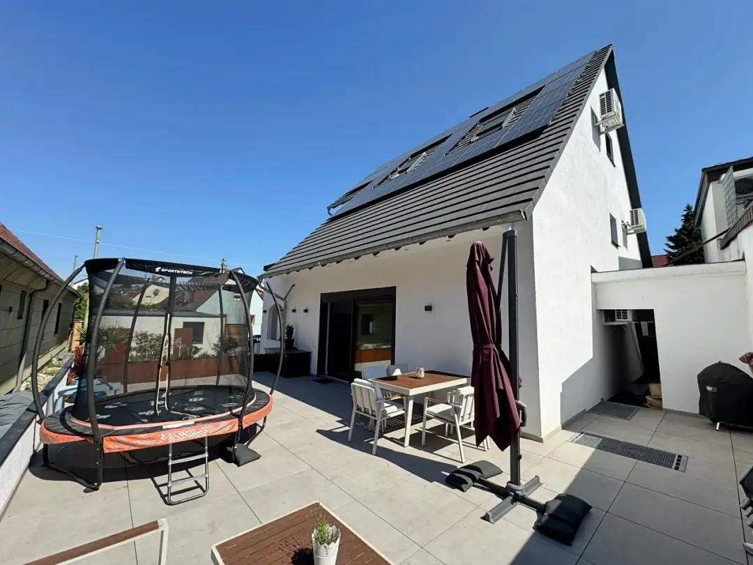 Zukunftssicheres Design-Atriumhaus: Klasse B, 12kWp PV, Klima, Kamin & Einlieger-Option – Karlsruhe(Daxlanden) – Vorschaubild 26