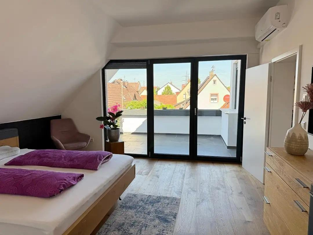 Zukunftssicheres Design-Atriumhaus: Klasse B, 12kWp PV, Klima, Kamin & Einlieger-Option – Karlsruhe(Daxlanden) – Vorschaubild 15