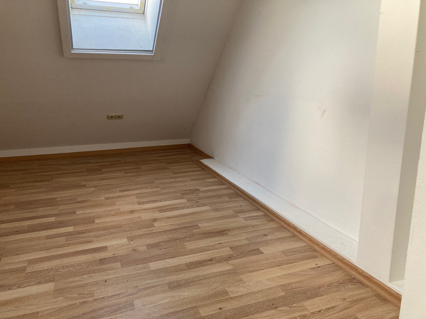 Loftfeeling auf 2 Ebenen, außergewöhliche & lichtdurchflutete Galeriewohnung – Böttgerstr. 5, 4328 Leipzig(Paunsdorf) – Vorschaubild 8