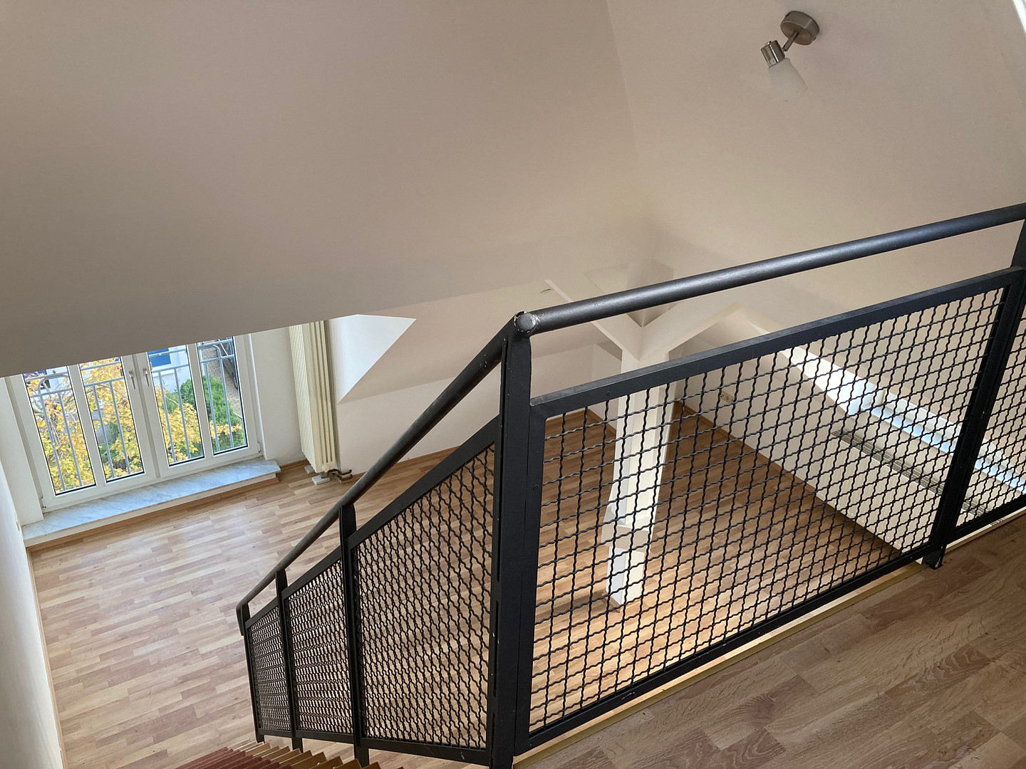 Loftfeeling auf 2 Ebenen, außergewöhliche & lichtdurchflutete Galeriewohnung – Böttgerstr. 5, 4328 Leipzig(Paunsdorf) – Vorschaubild 5
