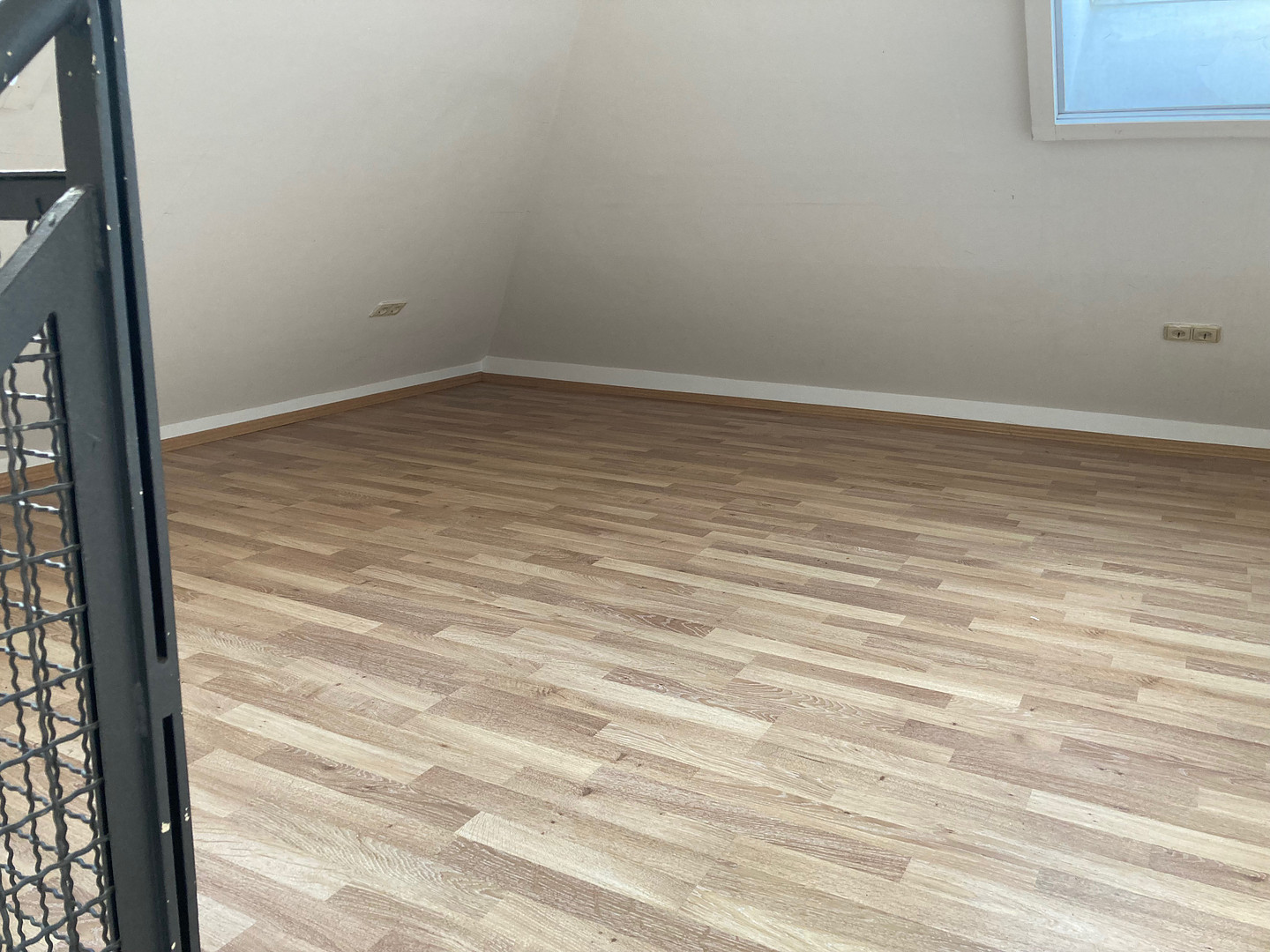 Loftfeeling auf 2 Ebenen, außergewöhliche & lichtdurchflutete Galeriewohnung – Böttgerstr. 5, 4328 Leipzig(Paunsdorf) – Vorschaubild 7