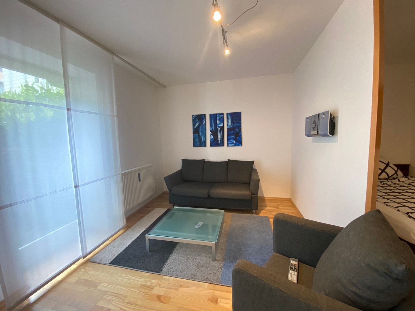 Möblierte 1-Zimmer-Wohnung mit Terrasse und EBK in München