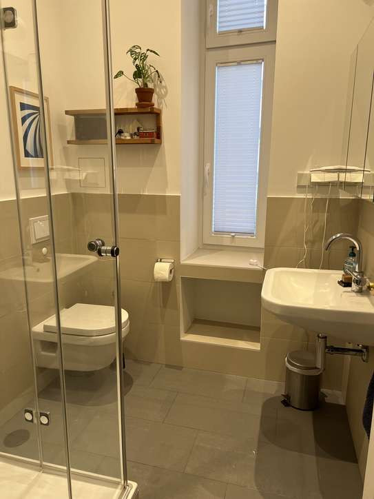 Tolle 4 Zimmer Altbauwohnung in Kreuzberg mit Wohnküche nahe Paul-Lincke Ufer, Südbalkon, Parkett – Berlin(Kreuzberg) – Vorschaubild 9