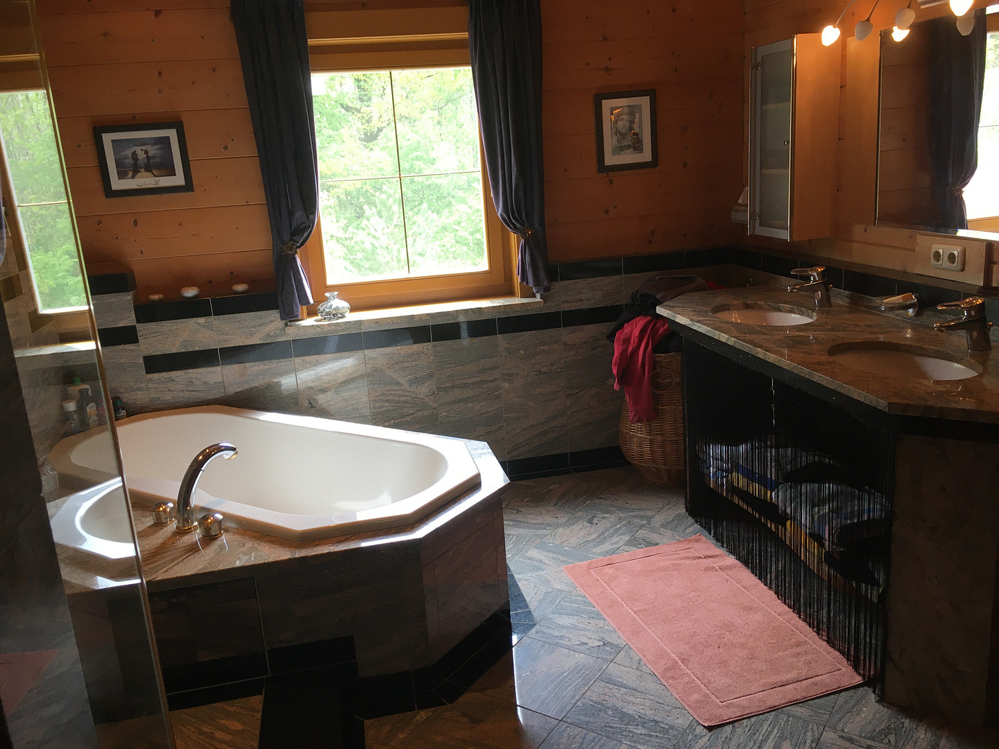 Am Waldrand gelegenes Einfamilienhaus mit ELW und parkähnlichem Garten – Landshut – Vorschaubild 26