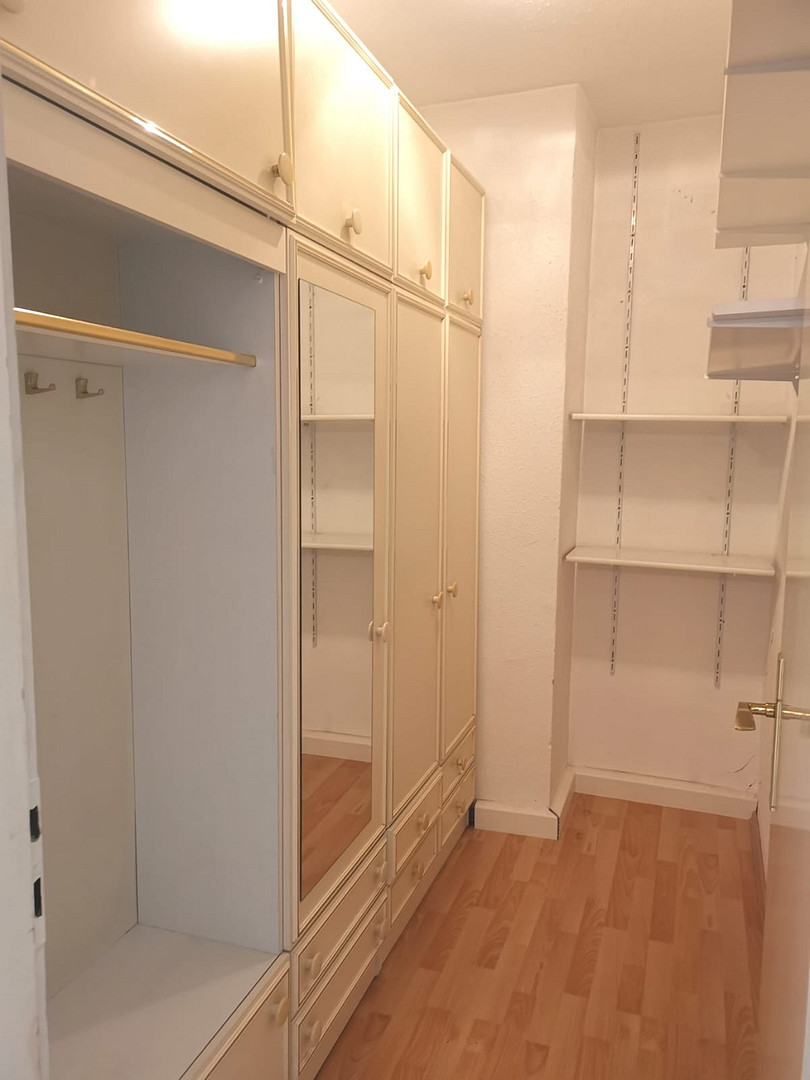 Uninähe, 2 Zimmer, Wohnküche, Einbauküche, begehbarer Kleiderschrank,Gartennutzung, Fernblick...... – Wuppertal(Elberfeld) – Vorschaubild 4