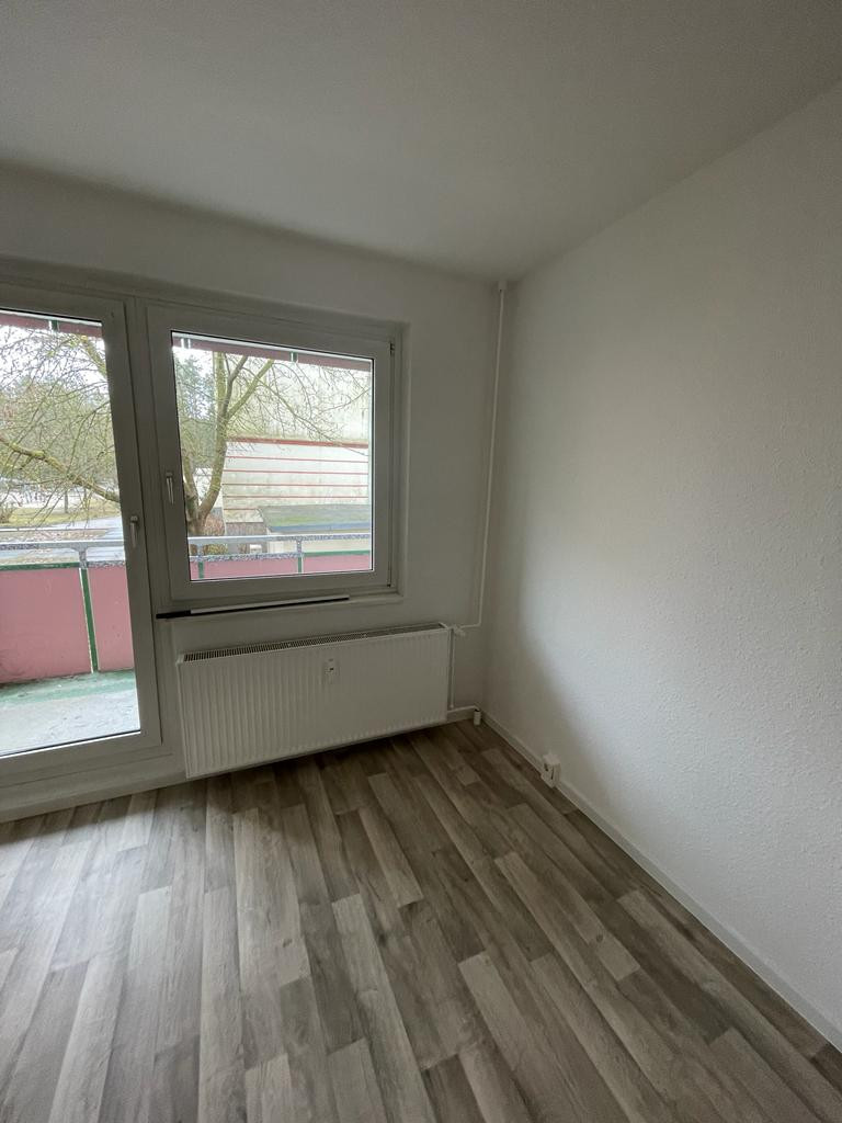 Frisch renovierte und helle 3-Zi. Whg. mit Balkon in Walddrehna – Pilzheide 11, 15926 Walddrehna – Vorschaubild 3